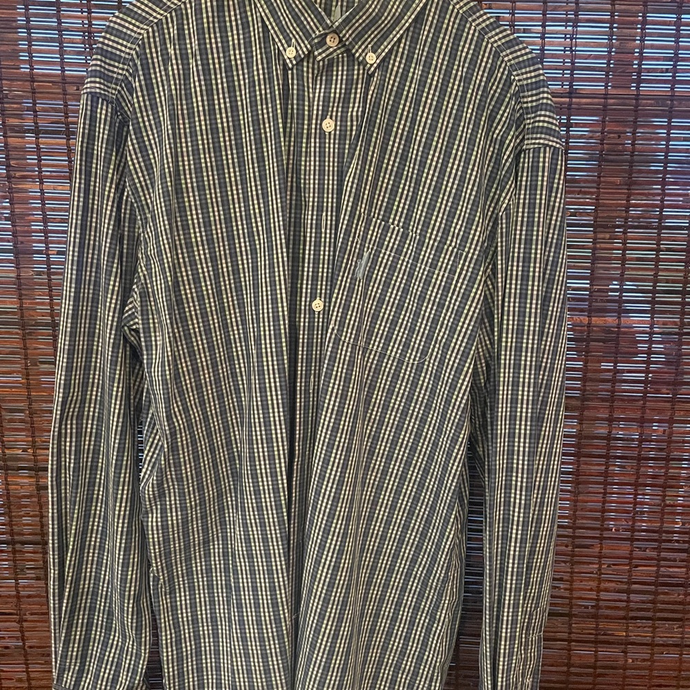 Johnnie O button down large